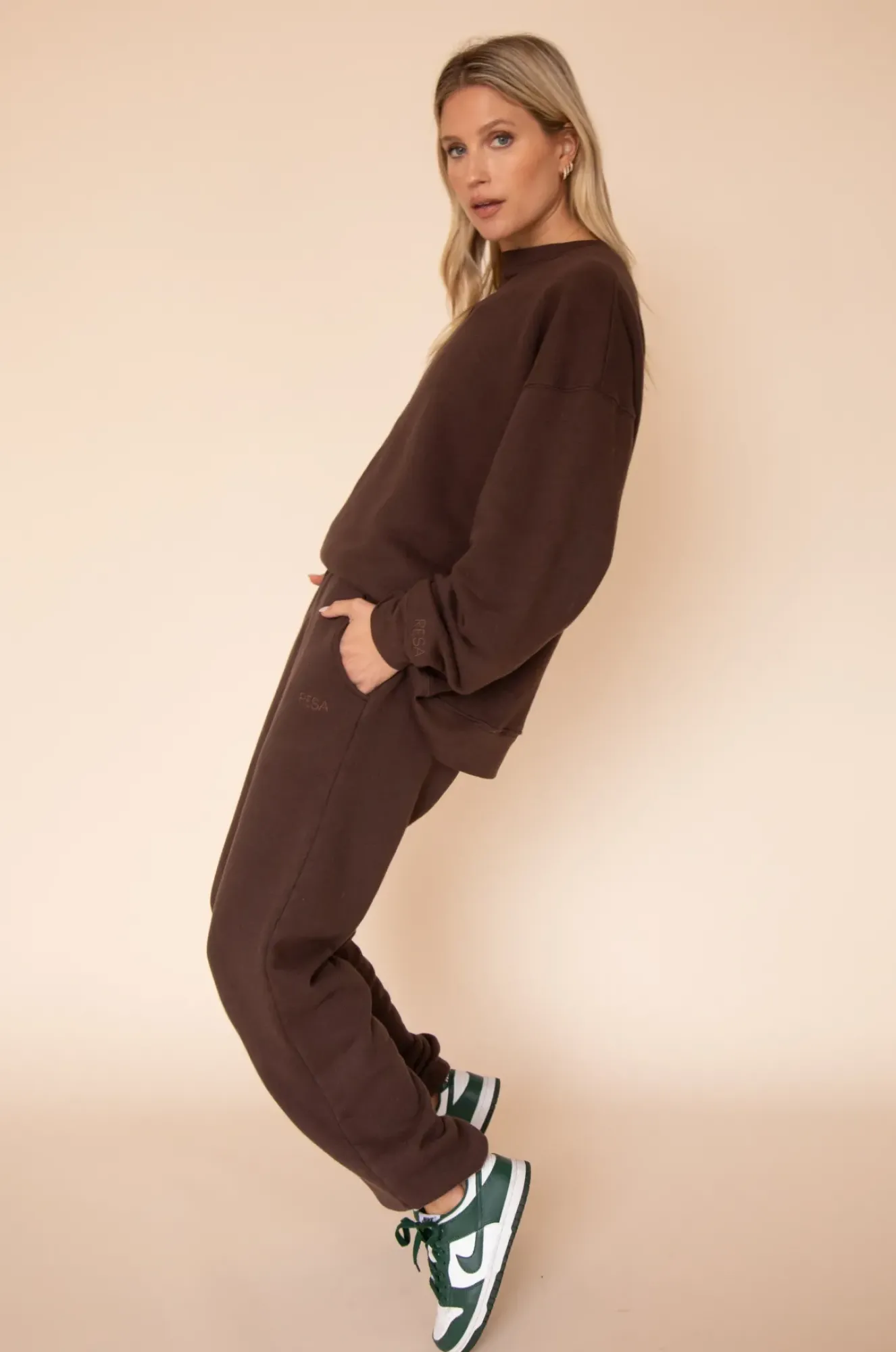 RESA Bodhi Sweatpants In Tobacco Shop
