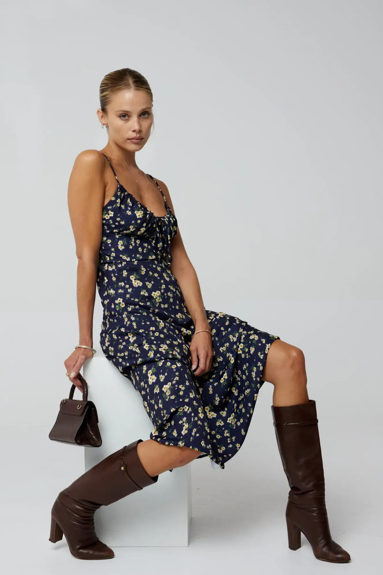 RESA Kaitlyn Midi In Midnight Shop